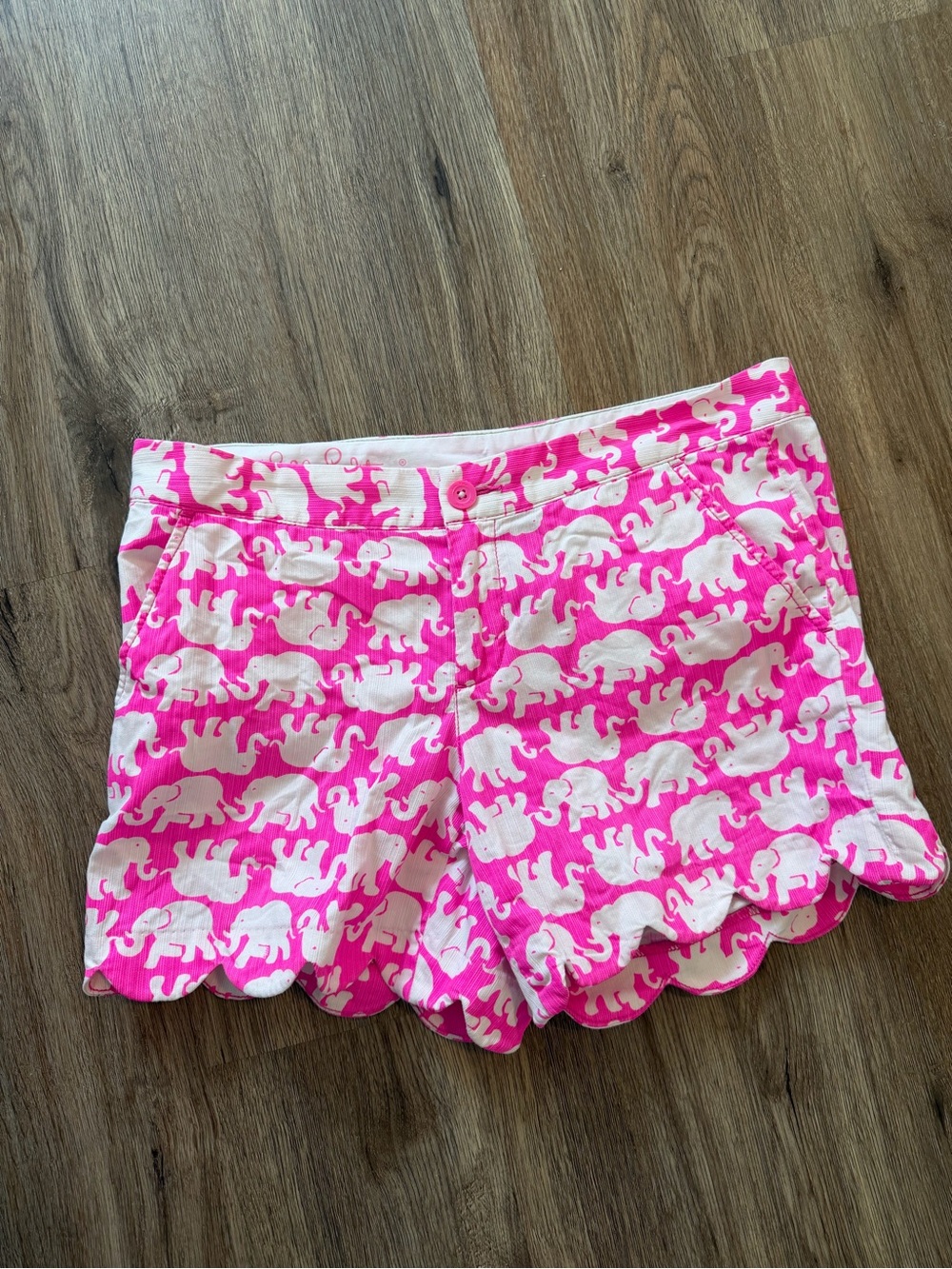 Pink Elephant Print Scallop Hem Women’s Shorts Lilly Pulitzer